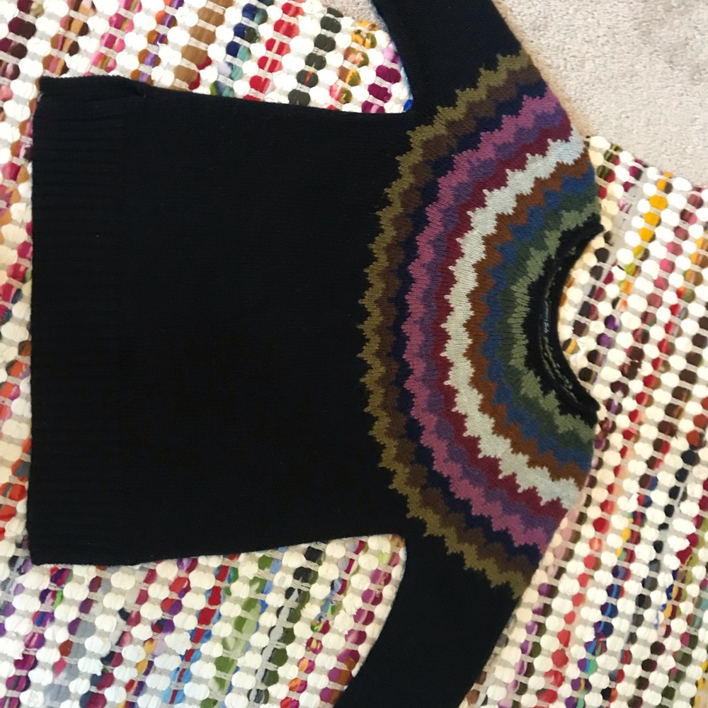 Amazingly soft AE sweater, size M, never worn